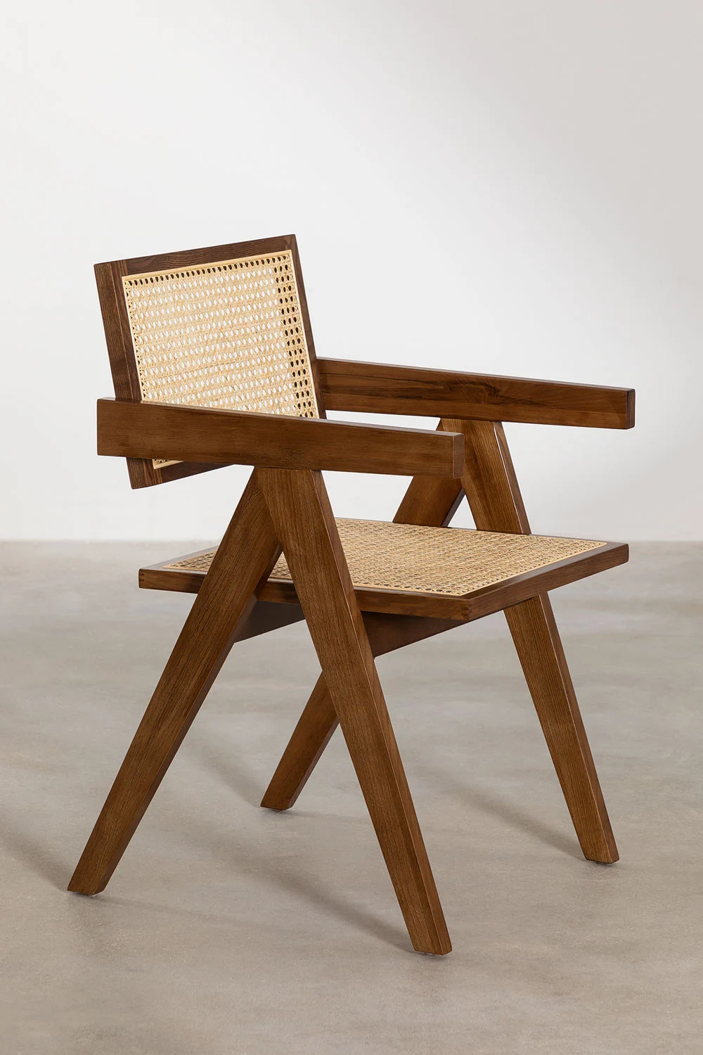 silla-con-reposabrazos-en-madera-lali-style (1
