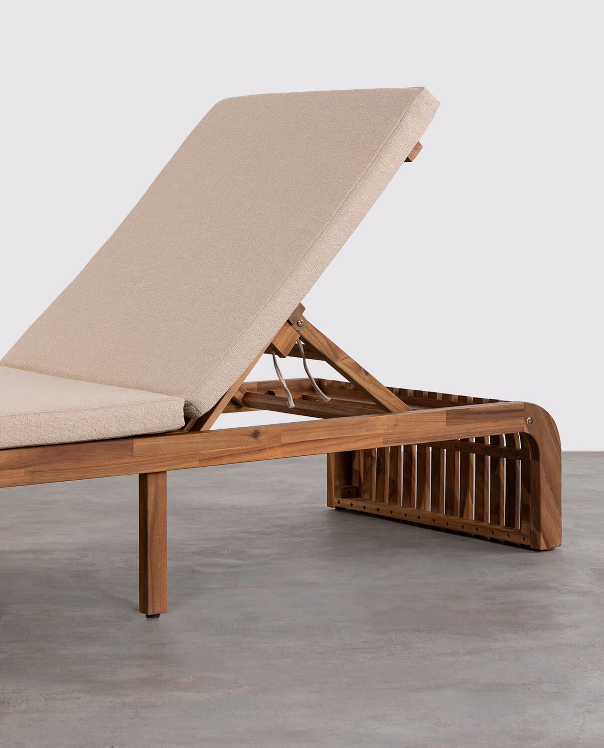 tumbona y mesa auxiliar de madera de acacia hazan