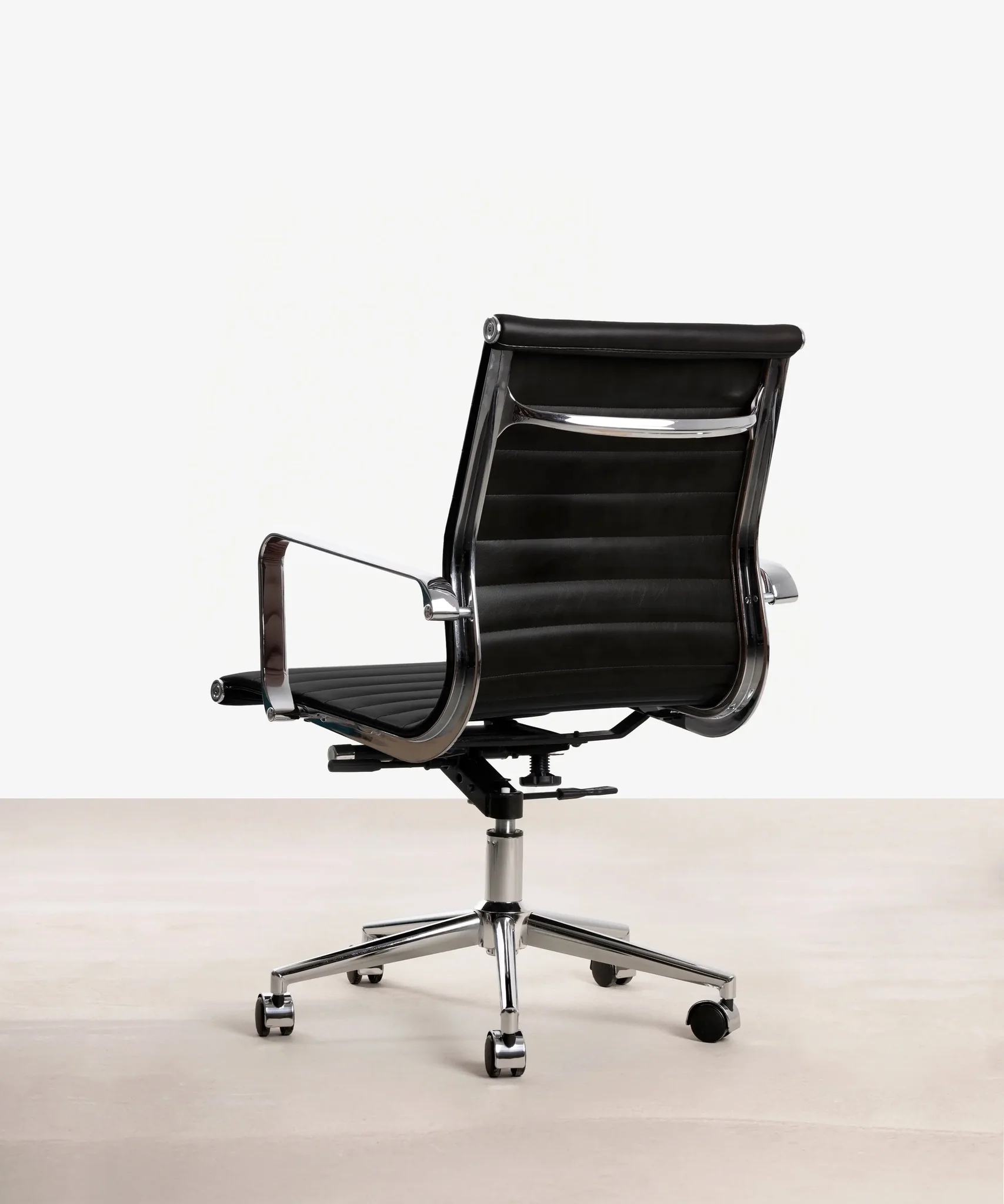 Klum 0000 Hansen Principal 0000 Negra 04copia2 2048×2048